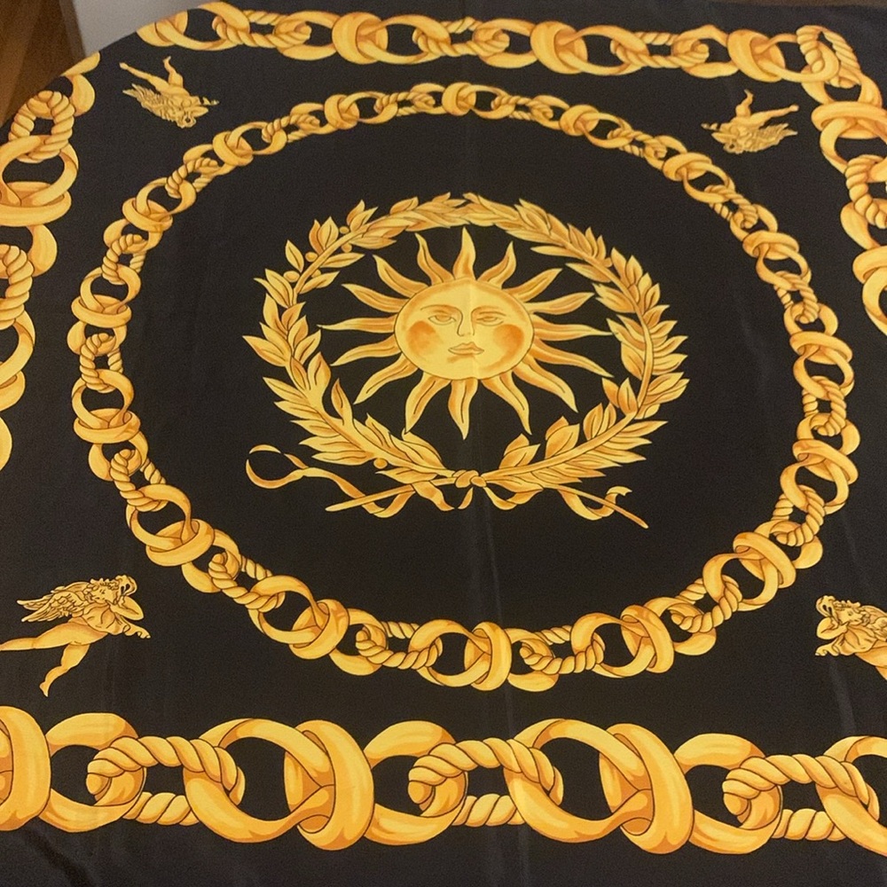 Versace scarf - Picture 3 of 11